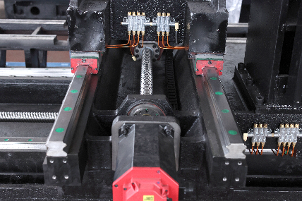 4 Axis 3 Axis Vertical Machining Center SV960L Table Size 1100*550mm Vertical Milling Center 5