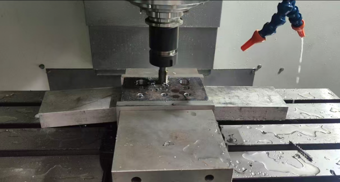 4 Axis 3 Axis Vertical Machining Center SV960L Table Size 1100*550mm Vertical Milling Center 9