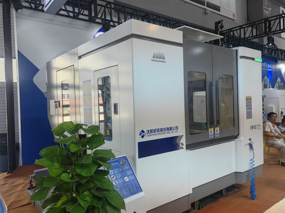 HMC80Q Metal 3 Axis Horizontal Machining Center Milling Drilling Boring Tapping Machine
