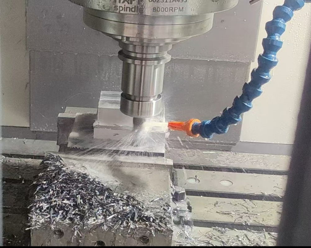 4 Axis 3 Axis Vertical Machining Center SV960L Table Size 1100*550mm Vertical Milling Center